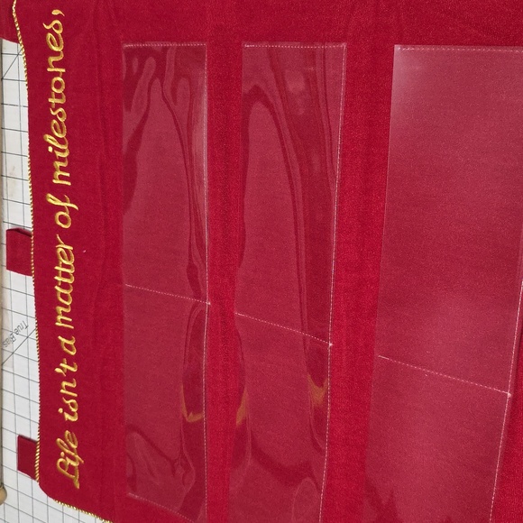 Card & Picture Display Holder, 10 Plastic Pockets Red Soft Wall Hanger NIB 22x44 - Picture 12 of 16